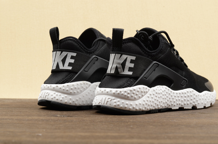 huarache ultra noir et blanc