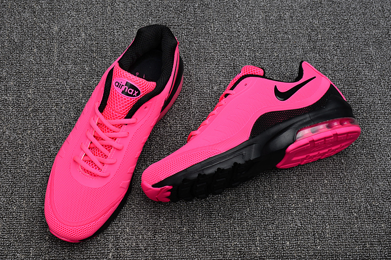 basket femme nike noir et rose